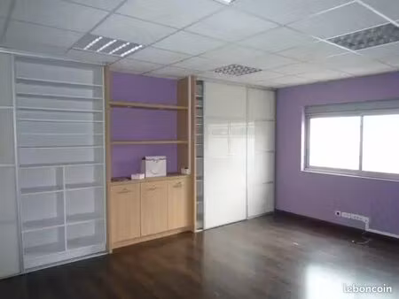 local d activité alès 1084 m2