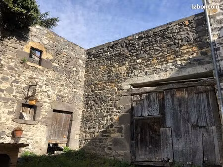 grange 1 pièce 147 m²