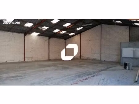 local industriel 537 m²