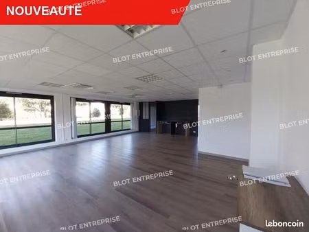 bureaux 111 m²