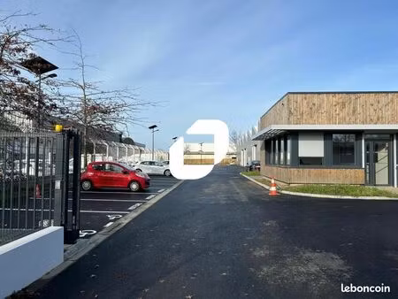 local industriel 327 m²