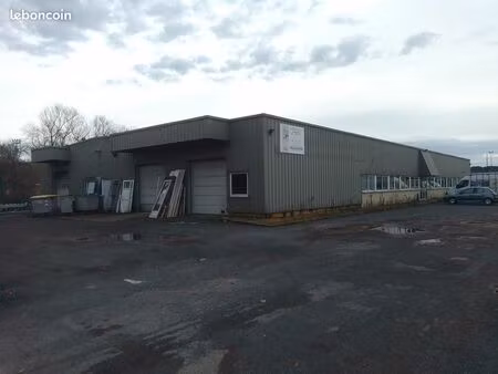batiment industriel 1100 m2