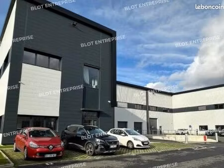 local d'activité 770 m²