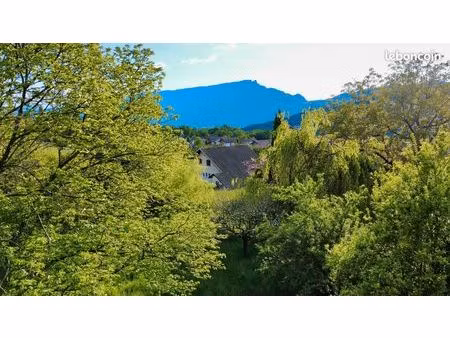terrain à bâtir 2260m2 avec piscine et vue montagne