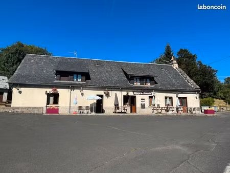 egliseneuve d'entraigues hotel restaurant bar idéalement situé