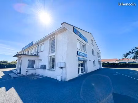 bureaux à louer - aménagements possibles - 130m2 - parkings