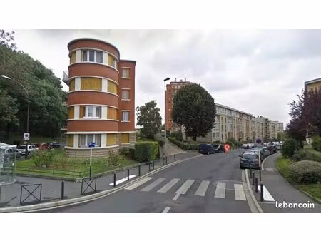 box métro raymond quenaud (pantin / romainville)