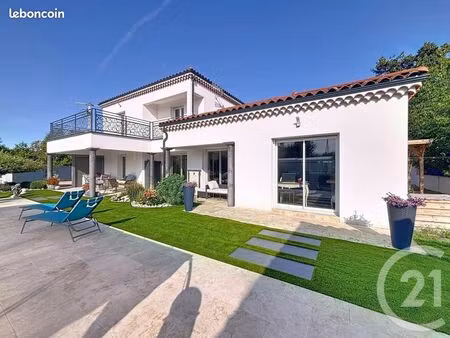 maison 5 pièces 176 m²