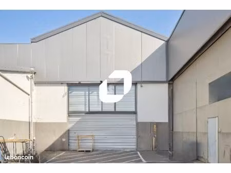 local d'activité 680 m²