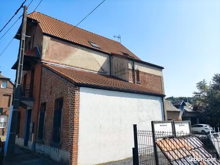 immeuble 8 pièces 196 m²