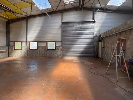 local d'activités à louer