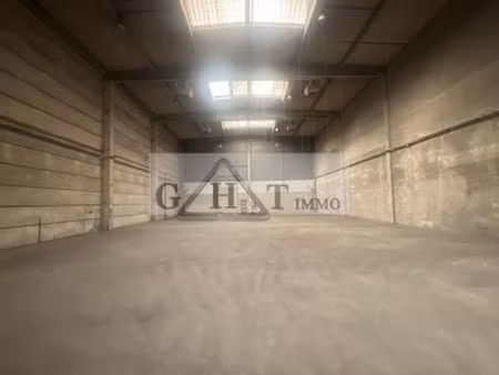 local bureaux 1 240 m²