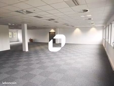 bureaux 353 m²