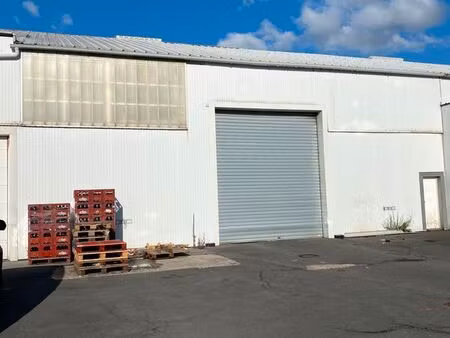 location sur bailleul entrepôt de stockage 530 m2 proche a25 mini zone industrielle