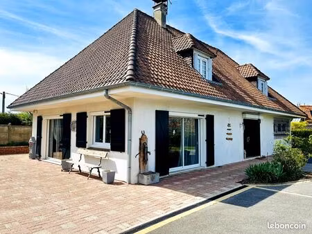 pavillon 6 pièces 197 m²