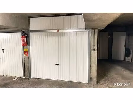 box fermé sécurisé – avenue du parc des sports