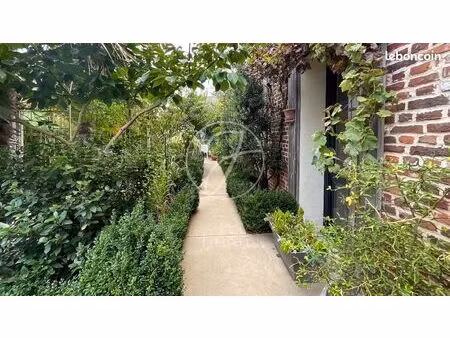 propriété 6 pièces 338 m²