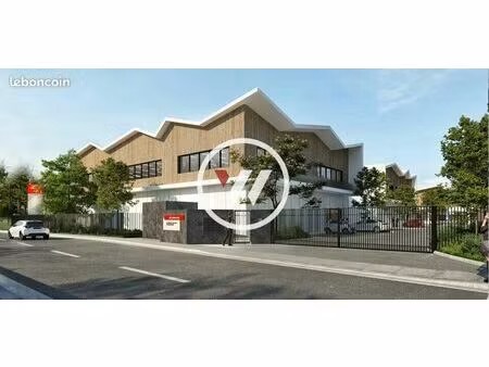 local d'activité 451 m²