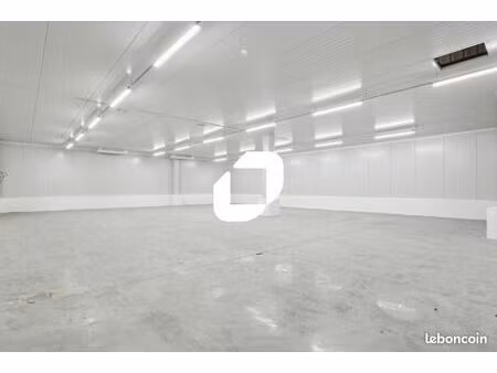 local d'activité 2 517 m²
