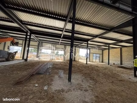 local industriel 614 m²