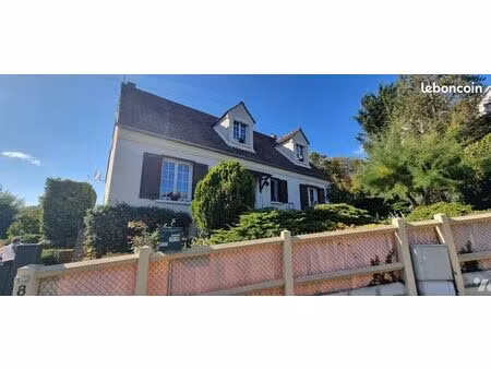 maison 8 pièces 135 m²