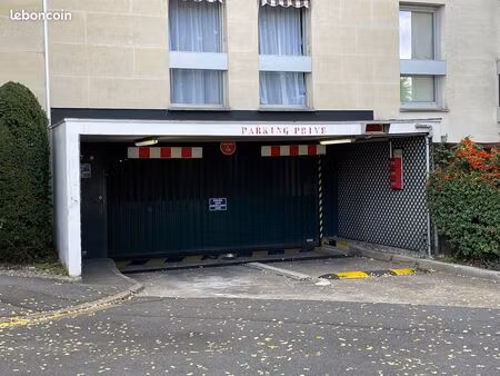 place de parking à louer