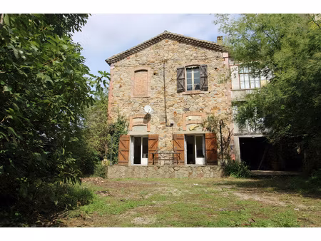 maison de caractere d'un volume 333 m2 + dependance 86 m2.