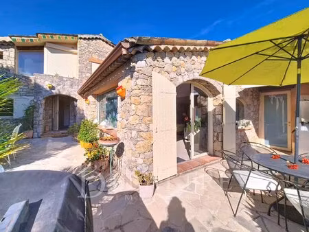 belle proprietee sur une secteur recherche avec une maison d amis