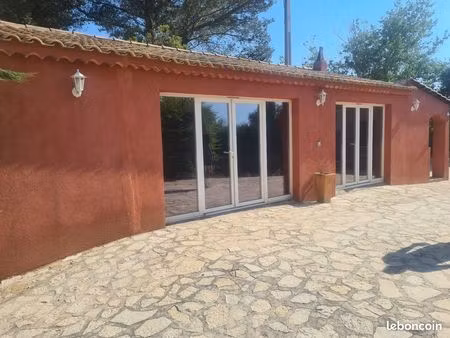 charmant t2 meublé 60m2 dans propriété sécurisée -le beausset