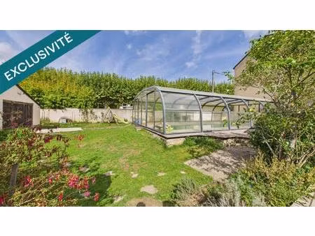 maison familiale sur trois niveaux avec dépendance aménagée et piscine