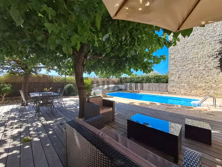 magnifique maison en pierre avec piscine en ardèche