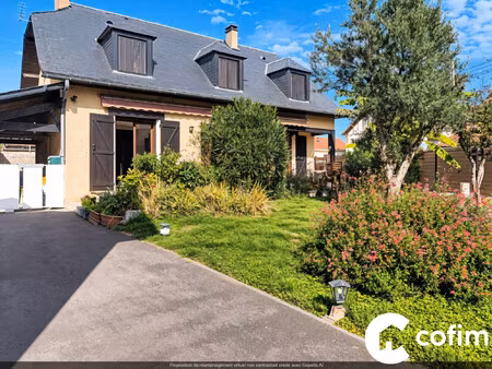 maison tout confort dans quartier residentiel