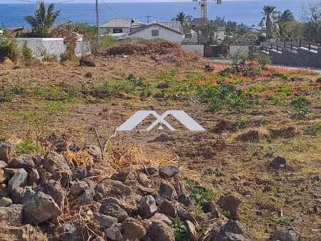 terrain de 443 l² trois bassins