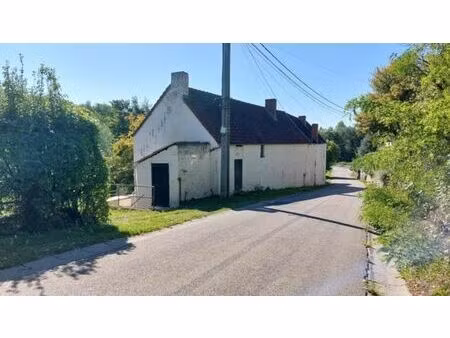 maison style fermette à rénover avec dépendances