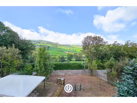 ancienne auberge 224 m2  6 chambres 1 bureau sur 1457 m2 de