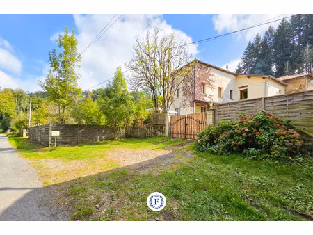 ancienne auberge 224 m2  6 chambres 1 bureau sur 1457 m2 de