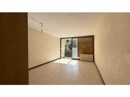 appartement à rénover de 1 chambre proche du centre de saint jean d'aulps