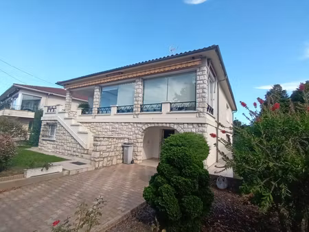 vente maison 7 pièces  193.00m²  aiguillon
