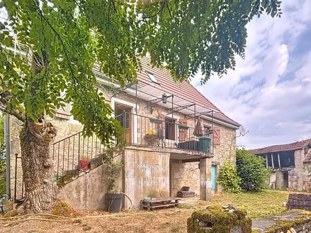 ensemble en pierre avec vue