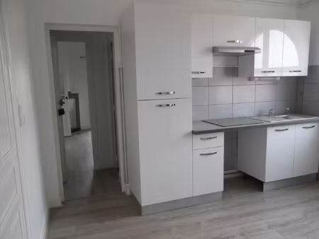 location appartement 2 pièces 40 m² à saint-gaudens (31800)