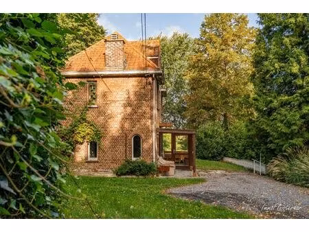 projet de rénovation unique sur un grand terrain d'environ