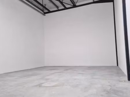 a louer à pontoise  disponible immédiatement  un local d'activités/entrepôt  neuf  disposa