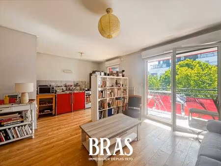 bd jules verne - t3 avec balcon et parking