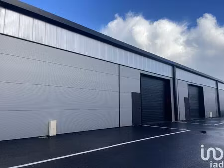 location local d'activités 163 m²