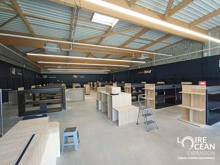 location local commercial 560m² verrieres en anjou 49112