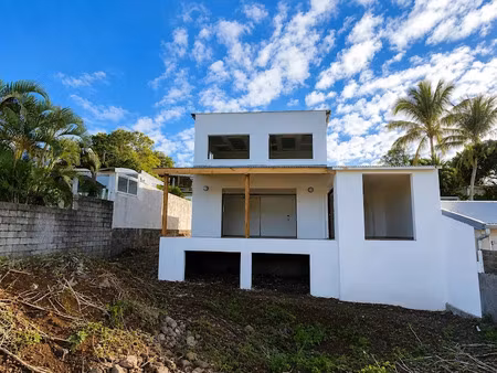 vente maison 4 pièces 106 m² à saint pierre (97410)  451 500 €