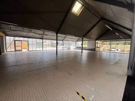 local d'activités à louer