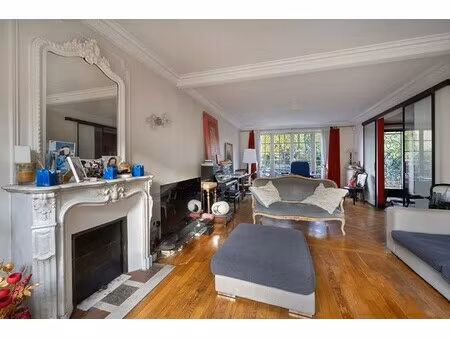 maison de luxe à vendre dans le quartier franges du bois de vincennes