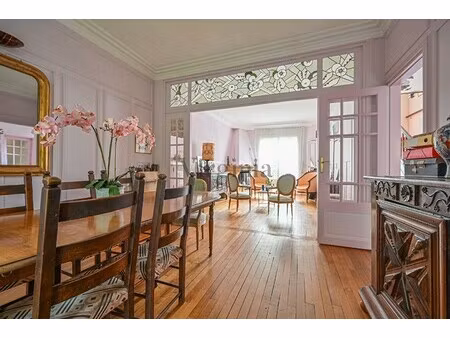 maison de luxe à vendre dans le quartier notre dame