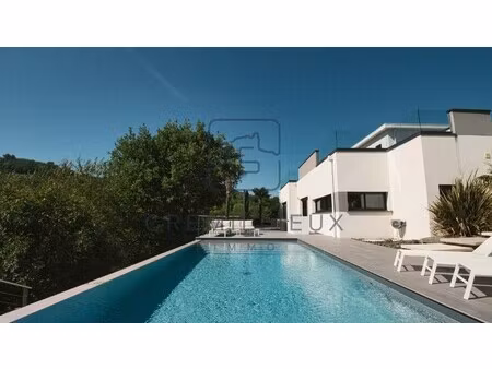 maison de luxe à vendre à jaillans